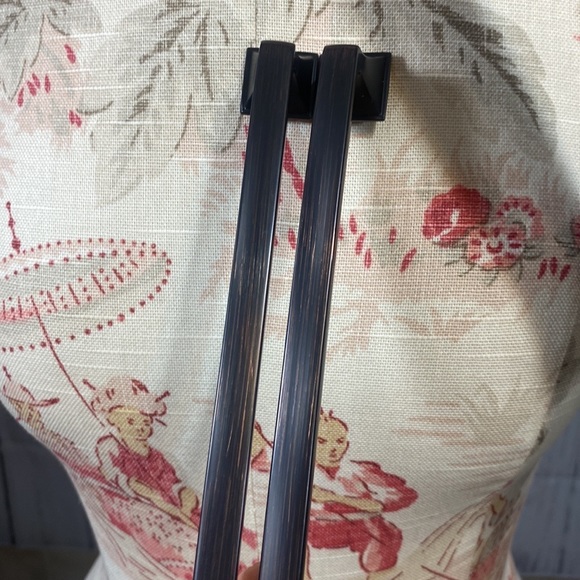 10 Drawer handles with hardware - Picture 3 of 8